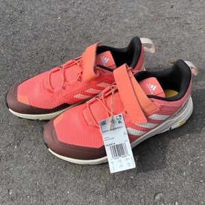NWT Adidas Terrex Trailmaker Hiking Shoe Big Kids Size 6 Pink Coral Fusion